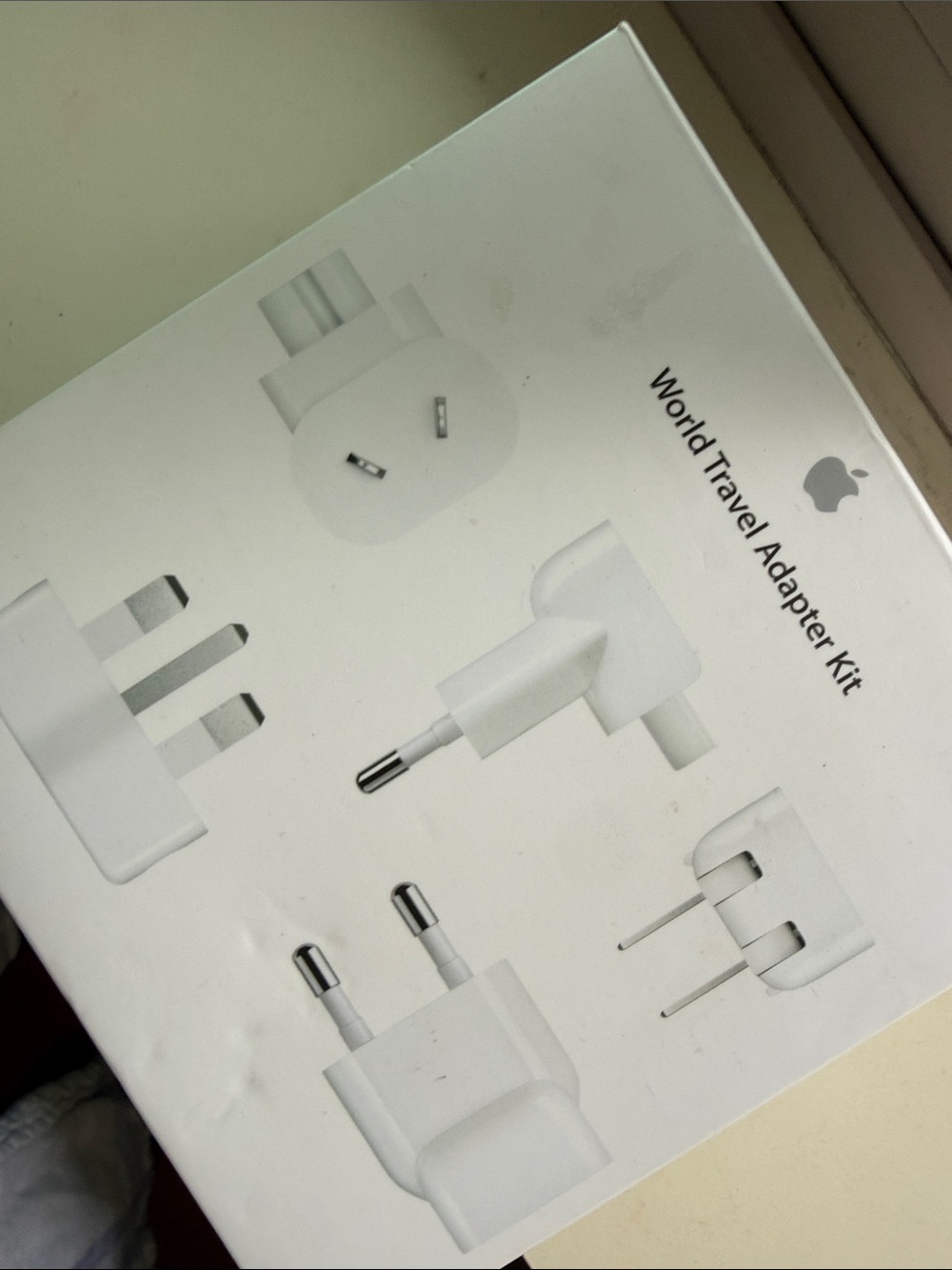 Apple World Travel Adapter Kit - White Apple Travel Plug Set